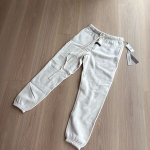 Essentials fear of god sweatpants